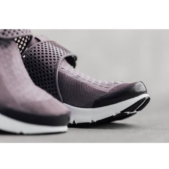 ❗️SALE❗️ Nike Sock Dart - Picture 2 of 8